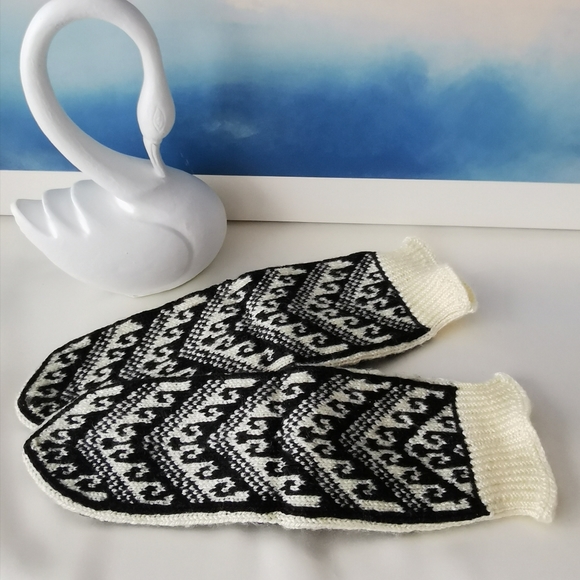 Hand made. Knitted socks. New - Picture 2 of 3